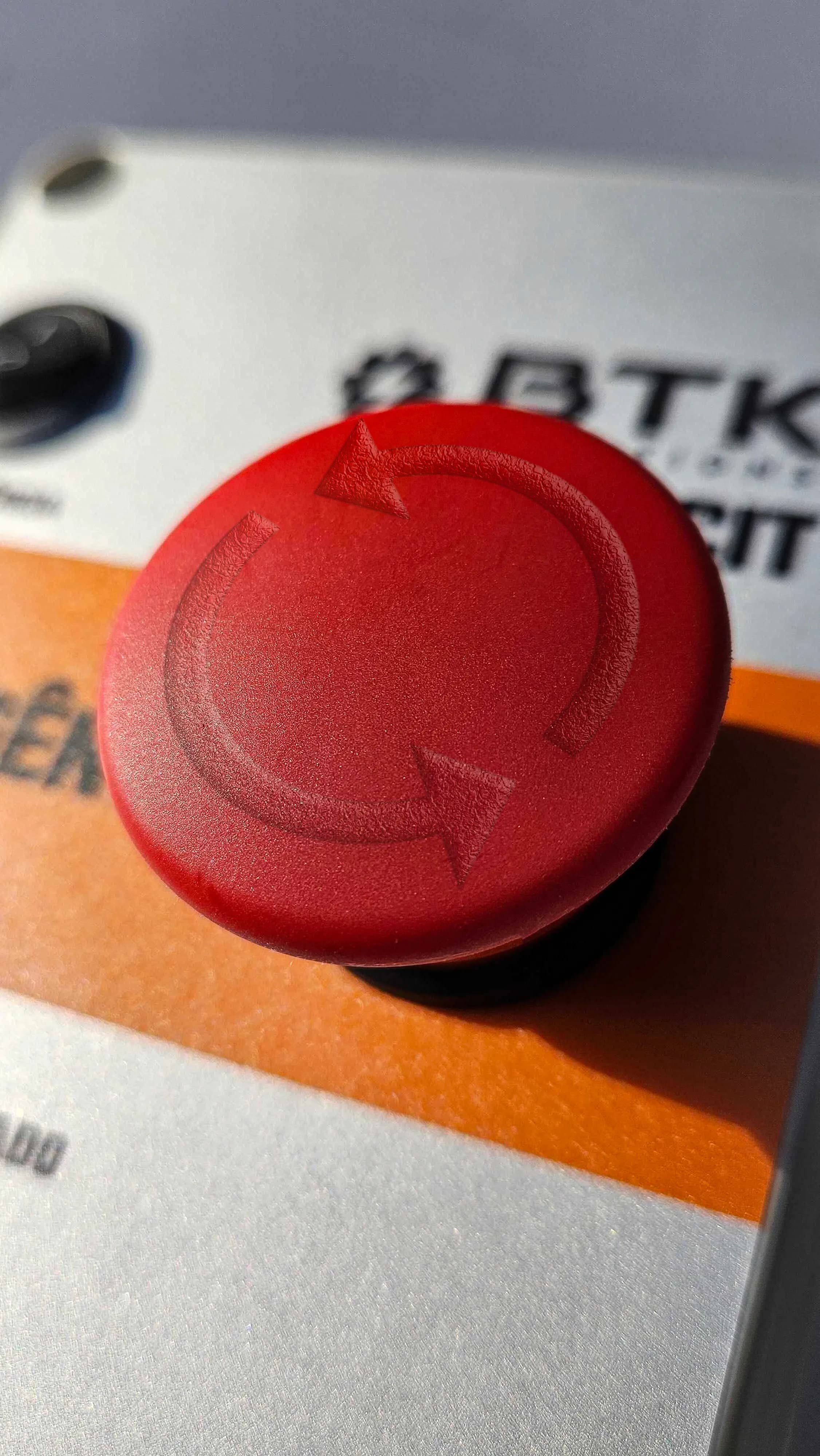 Botão acionador e personalização de toque do sistema de alerta BTK-EVACIT