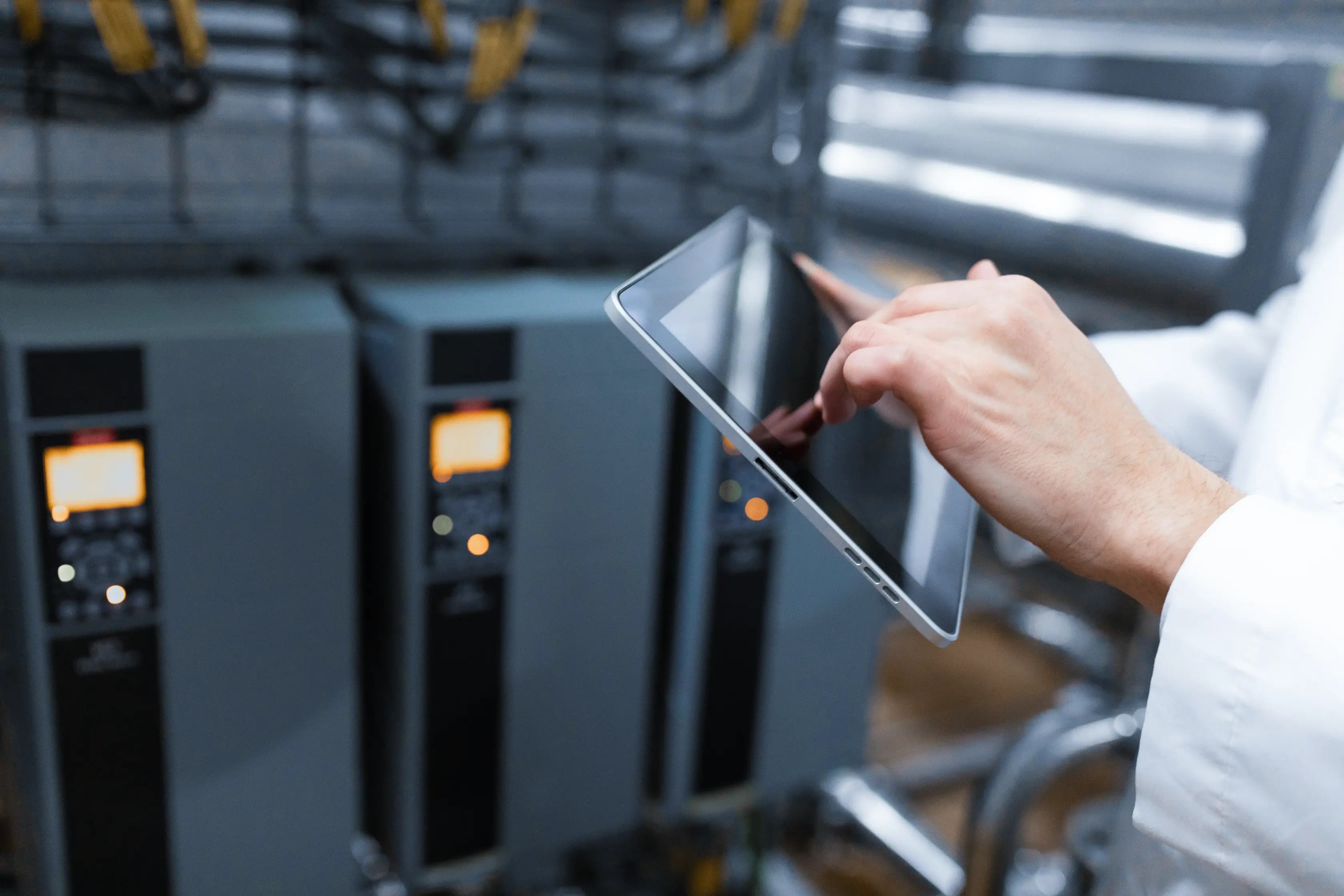 A BTK-SR4000 pode ser controlada por App e acionamento remoto