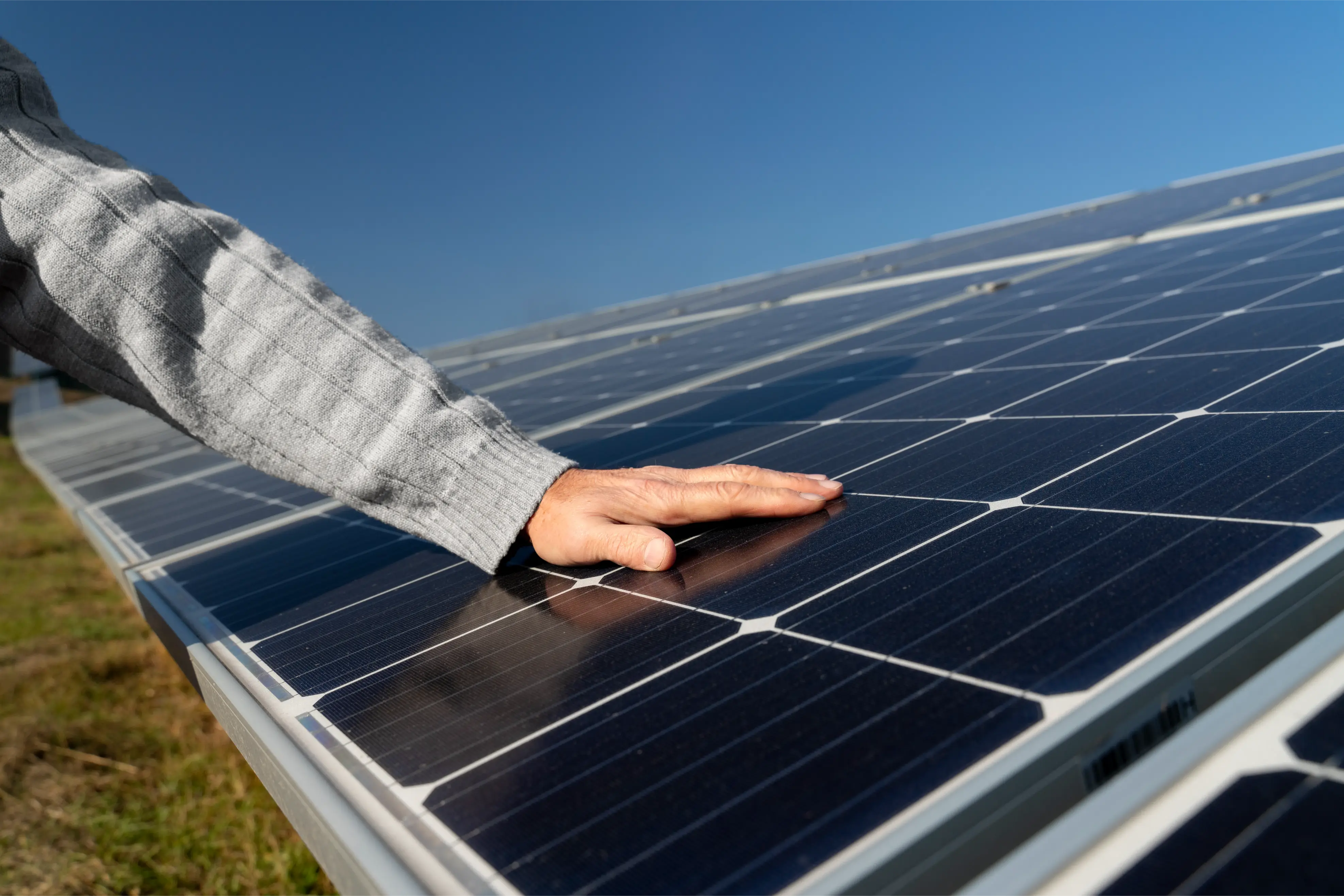 Sirene com integração com energia solar, eólica e bateria