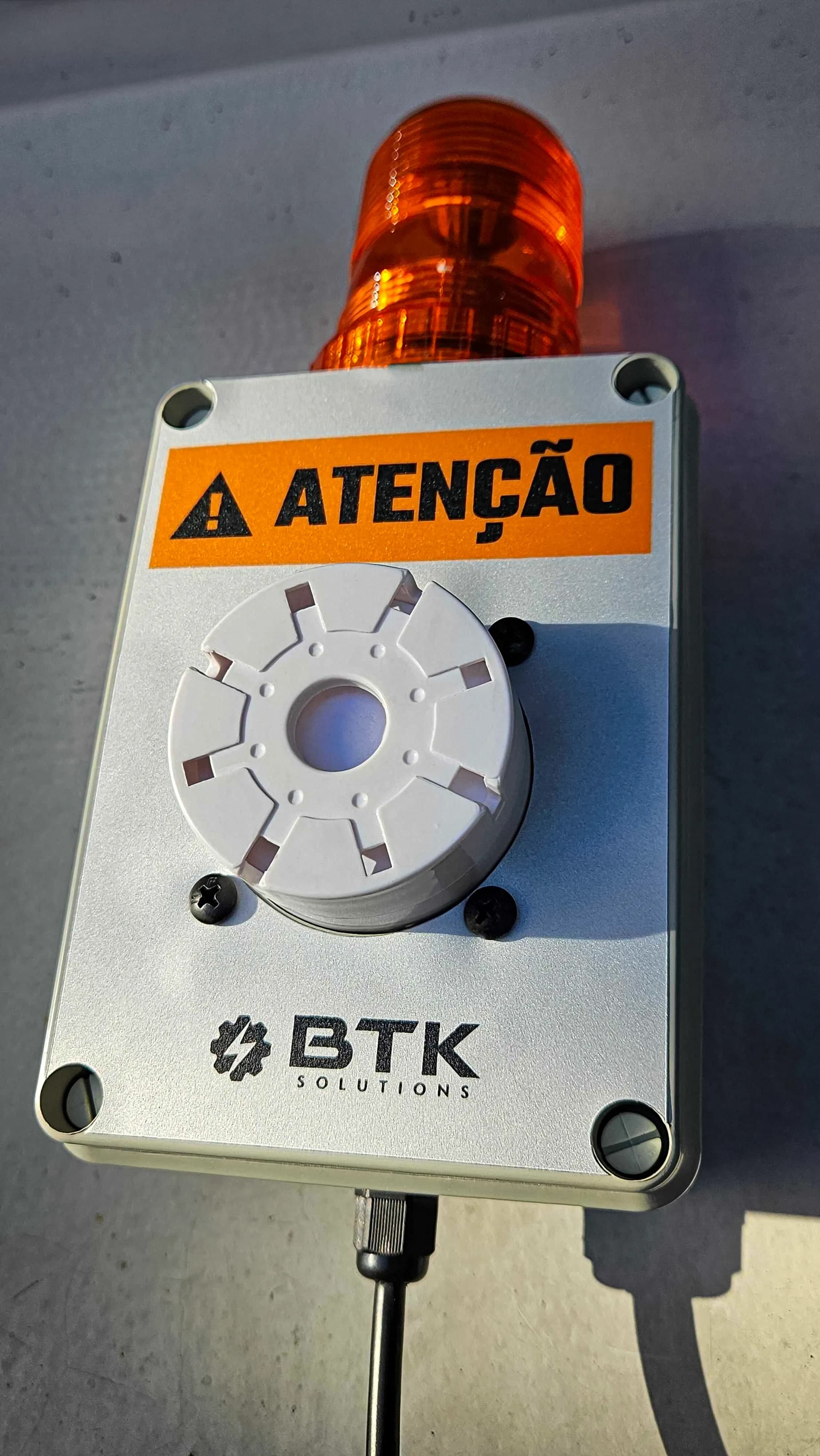 Sinalizador audiovisual para ponte rolante BTK-SRZ3900
